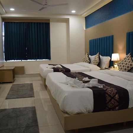 Hotel Royal Square Gandhinagar Extérieur photo