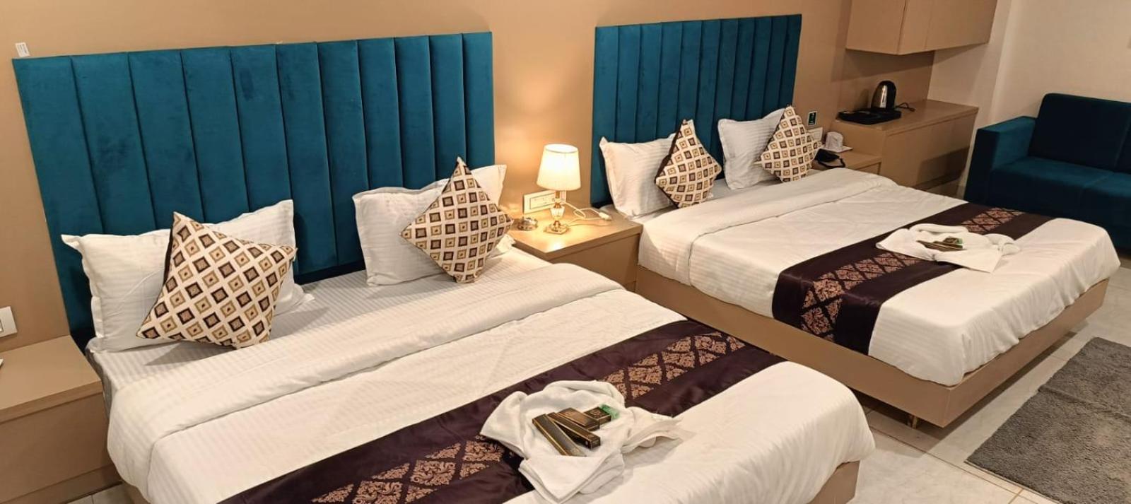 Hotel Royal Square Gandhinagar Extérieur photo