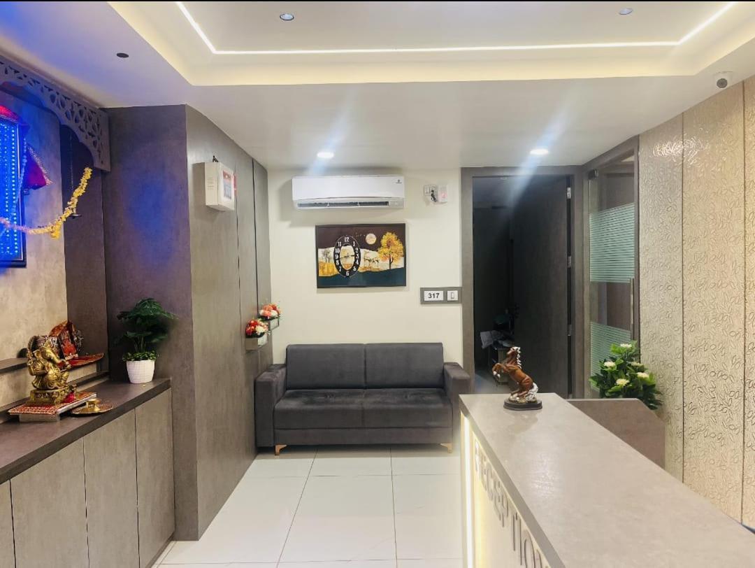 Hotel Royal Square Gandhinagar Extérieur photo