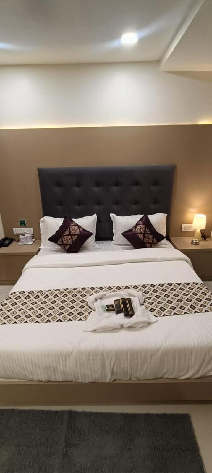Hotel Royal Square Gandhinagar Extérieur photo