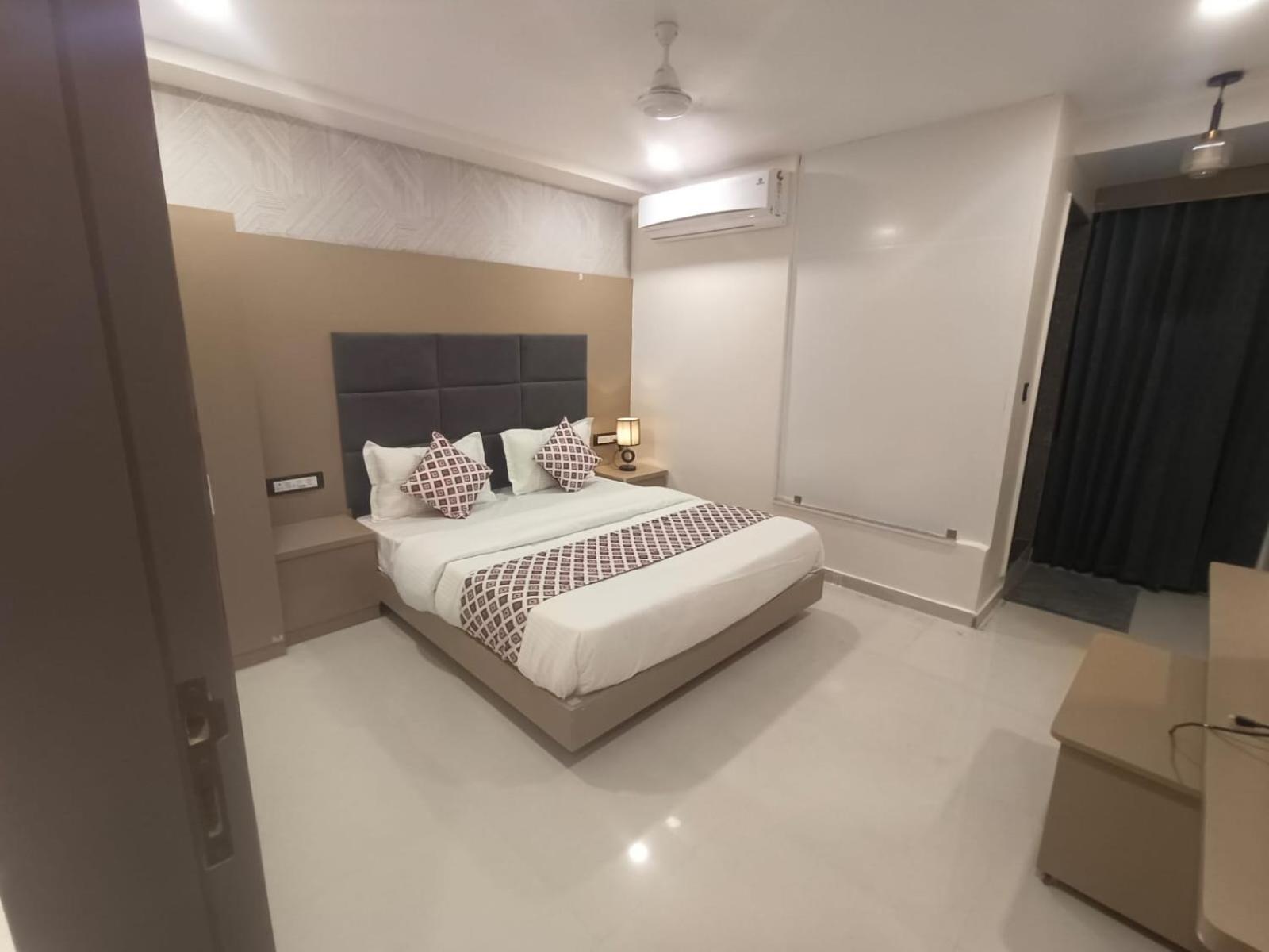 Hotel Royal Square Gandhinagar Extérieur photo