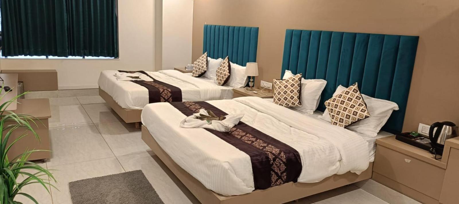 Hotel Royal Square Gandhinagar Extérieur photo