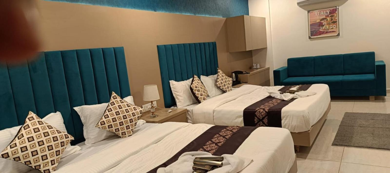 Hotel Royal Square Gandhinagar Extérieur photo