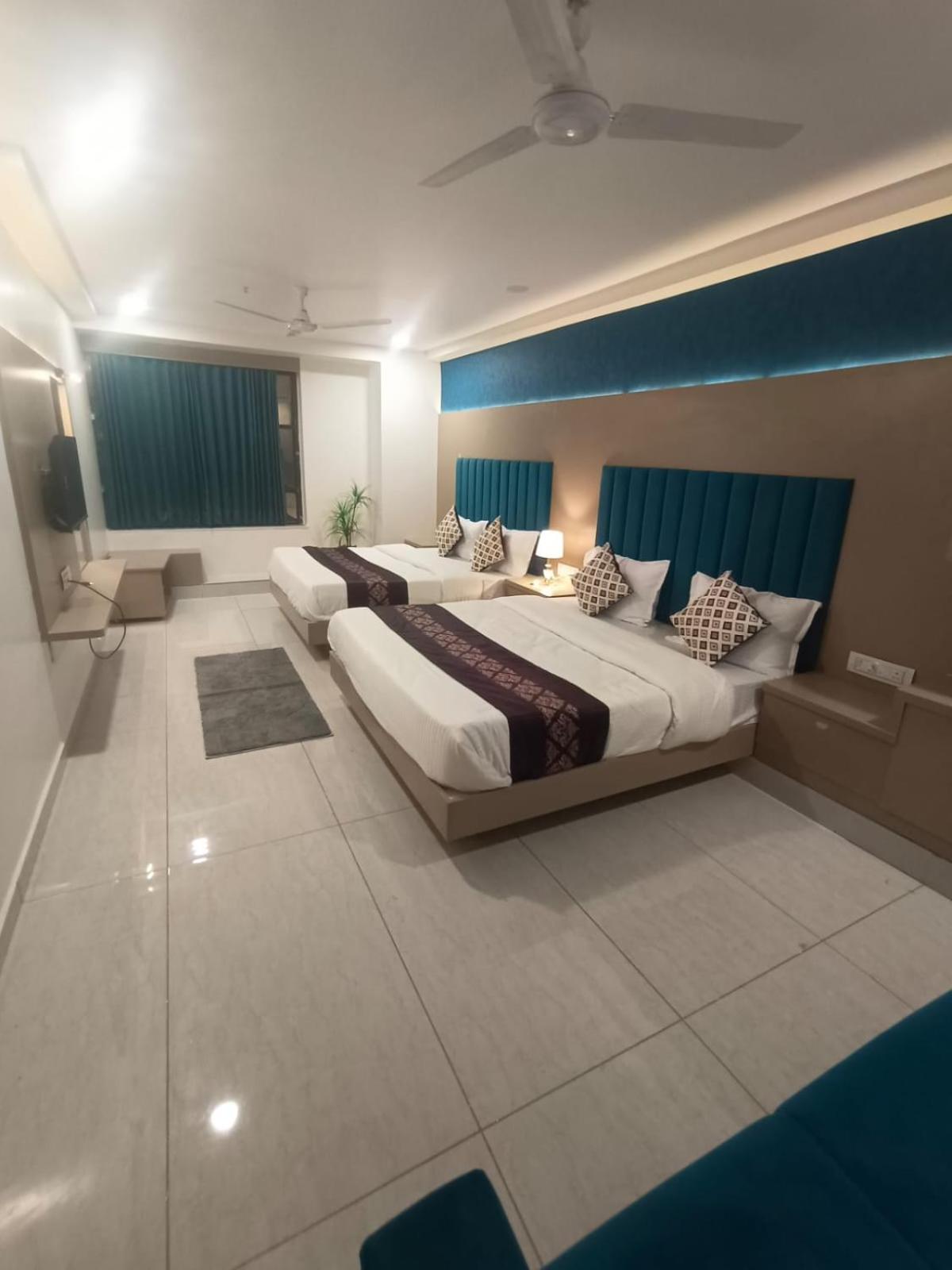Hotel Royal Square Gandhinagar Extérieur photo