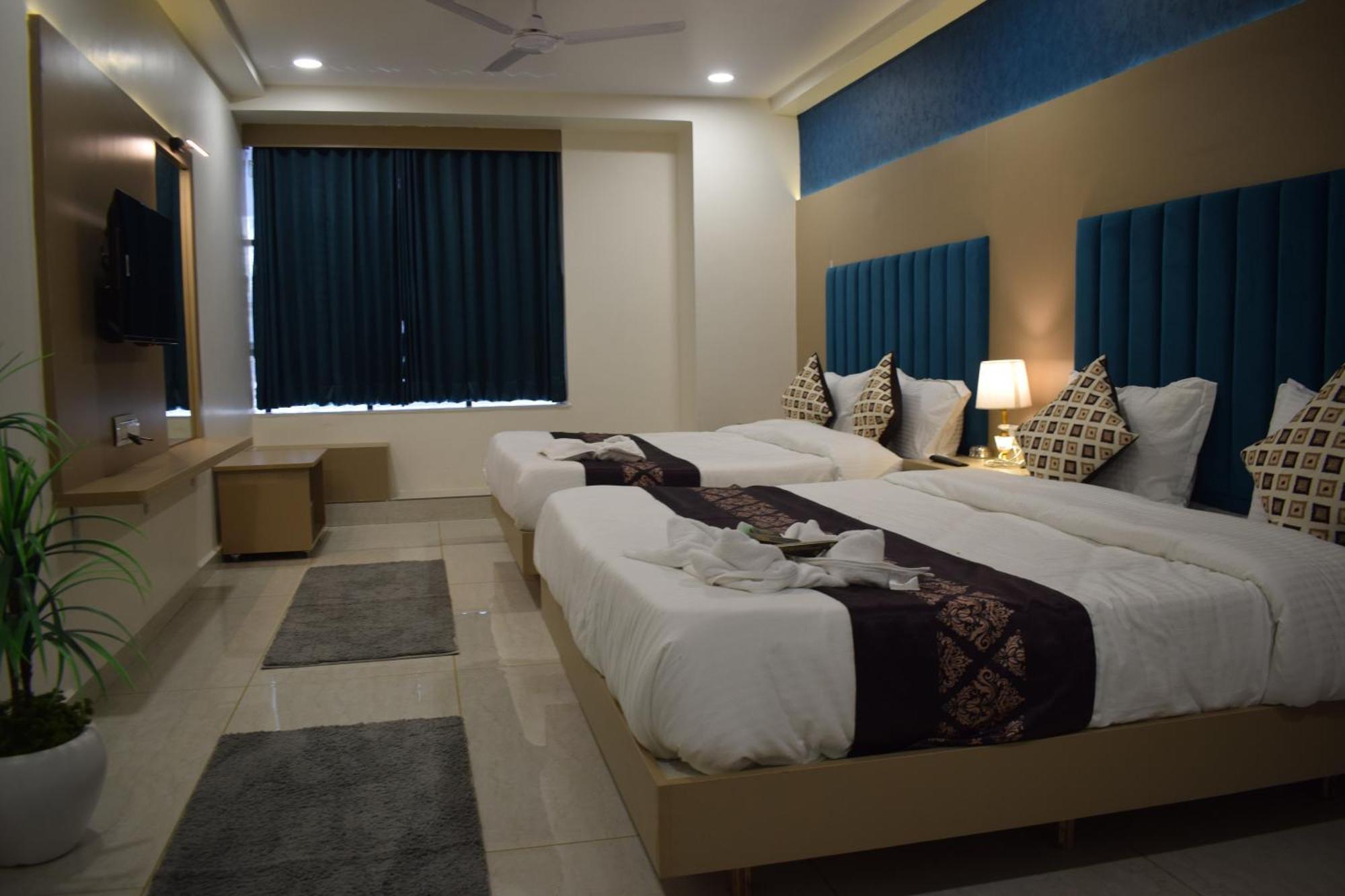 Hotel Royal Square Gandhinagar Extérieur photo